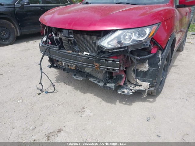 JN1BJ1CP5JW193557 Nissan Qashqai S 4dr2wd