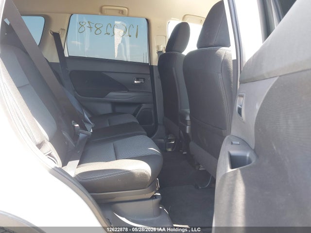 JA4AD2A37FZ601272 Mitsubishi Outlander Es