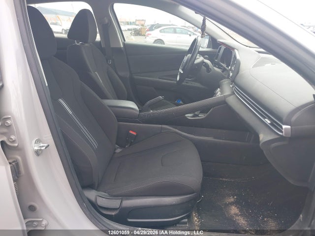 KMHLM4AGXMU151460 Hyundai Elantra Preferred Ivt