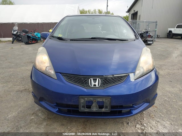 12622890 :رقم المزاد ، JHMGE8H55BC801795 vin ، 2011 Honda Fit Lx مزاد بيع