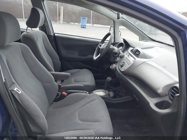 12622890 :رقم المزاد ، JHMGE8H55BC801795 vin ، 2011 Honda Fit Lx مزاد بيع