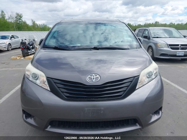 2015 Toyota Sienna მანქანა იყიდება აუქციონზე, vin: 5TDZK3DC4FS672186, აუქციონის ნომერი: 12622900