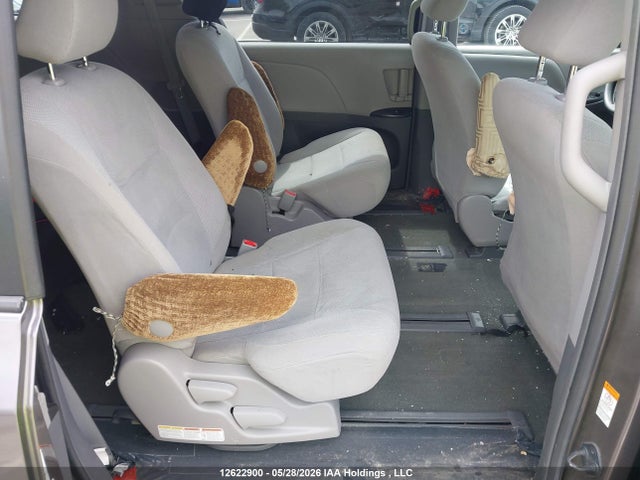 2015 Toyota Sienna მანქანა იყიდება აუქციონზე, vin: 5TDZK3DC4FS672186, აუქციონის ნომერი: 12622900