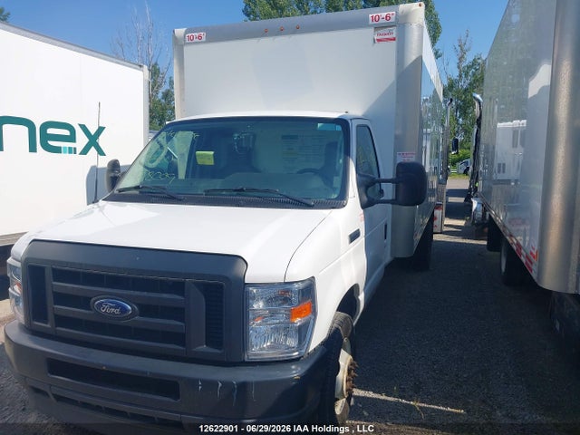 Ford Econoline E450 Super Duty Cutaway Van 2023 1FDWE4FK9PDD28009 Image 2