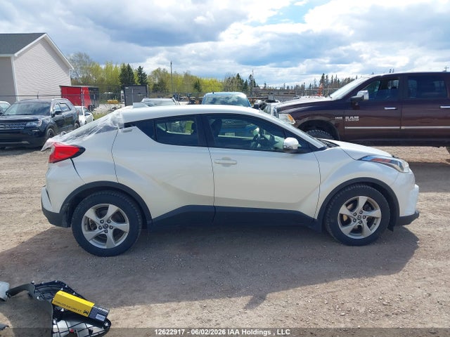 12622917 :رقم المزاد ، JTNKHMBX2K1055657 vin ، 2019 Toyota C-hr مزاد بيع