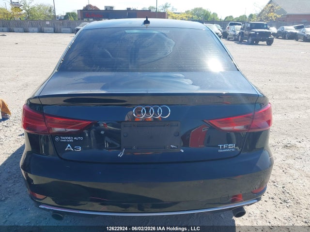 12622924 :رقم المزاد ، WAUB8GFF6J1015052 vin ، 2018 Audi A3 2.0t Komfort مزاد بيع