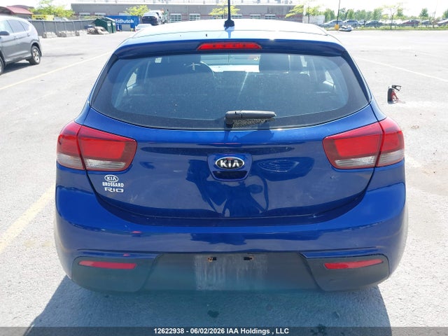 12622938 :رقم المزاد ، 3KPA25AB5JE151047 vin ، 2018 Kia Rio مزاد بيع