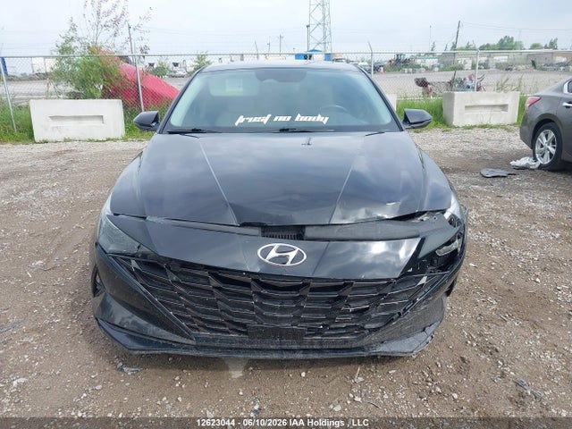 2022 Hyundai Elantra Hybrid Ultimate With Two-tone Interior მანქანა იყიდება აუქციონზე, vin: KMHLN4AJ9NU032180, აუქციონის ნომერი: 12623044