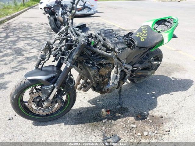Kawasaki ZR900 2018 JKAZR2B18JA007038 Image 18