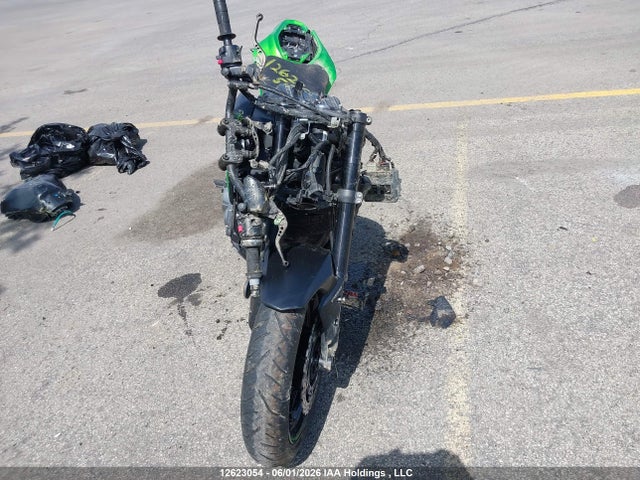 Kawasaki ZR900 2018 JKAZR2B18JA007038 Image 19