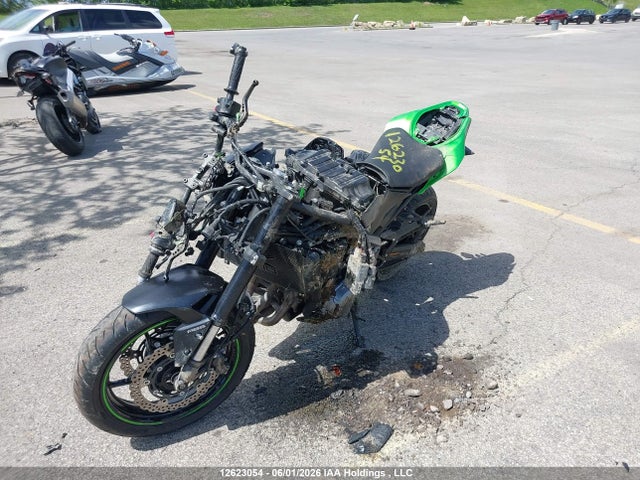 Kawasaki ZR900 2018 JKAZR2B18JA007038 Image 2