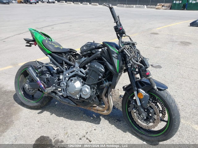 Kawasaki ZR900 2018 JKAZR2B18JA007038 Image 20