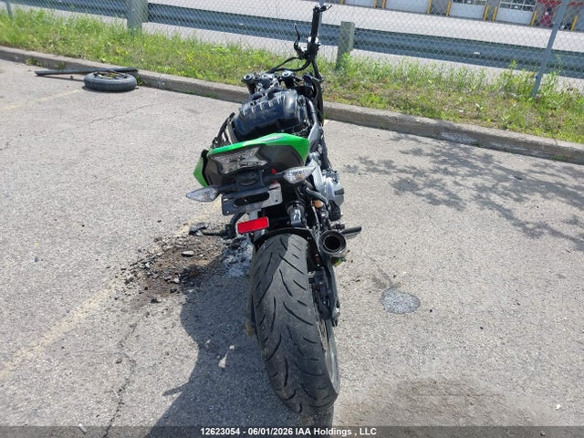 Kawasaki ZR900 2018 JKAZR2B18JA007038 Image 21