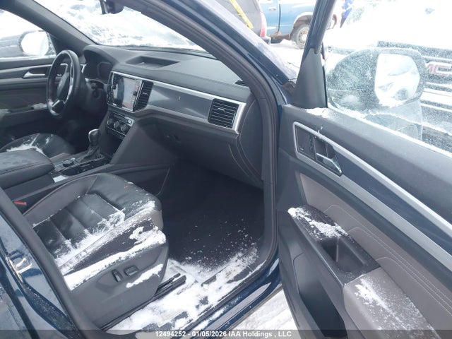12494252 :رقم المزاد ، 1V2FE2CA4NC208138 vin ، 2022 Volkswagen Atlas Cross Sport 3.6 Fsi Execline مزاد بيع