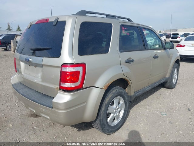12620045 :رقم المزاد ، 1FMCU9D79AKC02558 vin ، 2010 Ford Escape Xlt Automatic مزاد بيع
