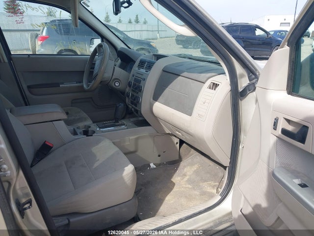 12620045 :رقم المزاد ، 1FMCU9D79AKC02558 vin ، 2010 Ford Escape Xlt Automatic مزاد بيع