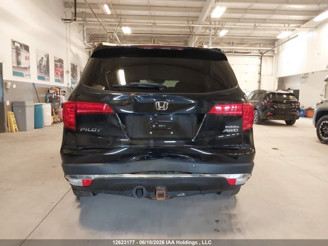 Honda Pilot Touring 2016 5FNYF6H97GB506492 Image 16