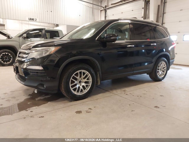 Honda Pilot Touring 2016 5FNYF6H97GB506492 Image 2