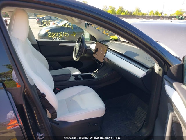 12623188 :رقم المزاد ، 7SAYGDEE0RF013388 vin ، 2024 Tesla Model Y مزاد بيع