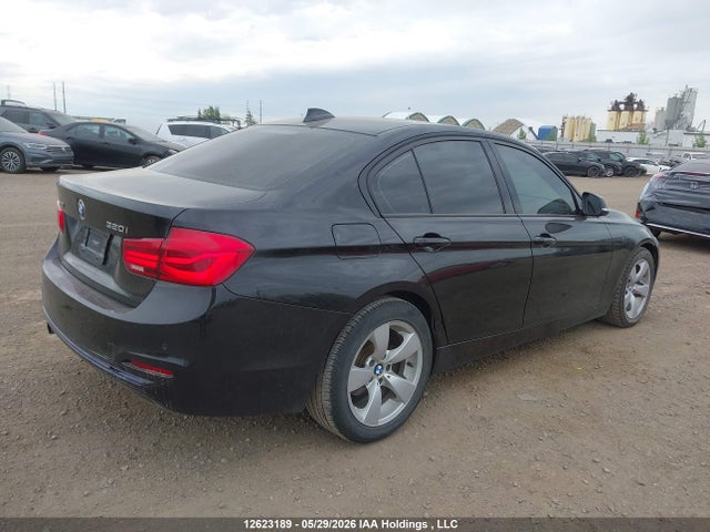 2016 Bmw 320 Xi მანქანა იყიდება აუქციონზე, vin: WBA8A3C50GK690398, აუქციონის ნომერი: 12623189