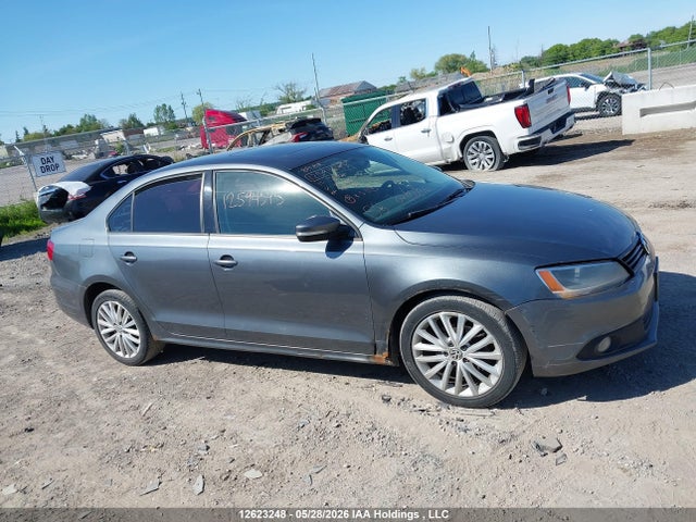 2011 Volkswagen Jetta 2.5l Comfortline/2.5l Sportline მანქანა იყიდება აუქციონზე, vin: 3VWBX7AJ5BM040995, აუქციონის ნომერი: 12623248