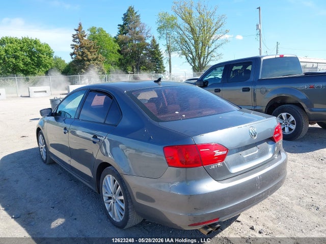 2011 Volkswagen Jetta 2.5l Comfortline/2.5l Sportline მანქანა იყიდება აუქციონზე, vin: 3VWBX7AJ5BM040995, აუქციონის ნომერი: 12623248