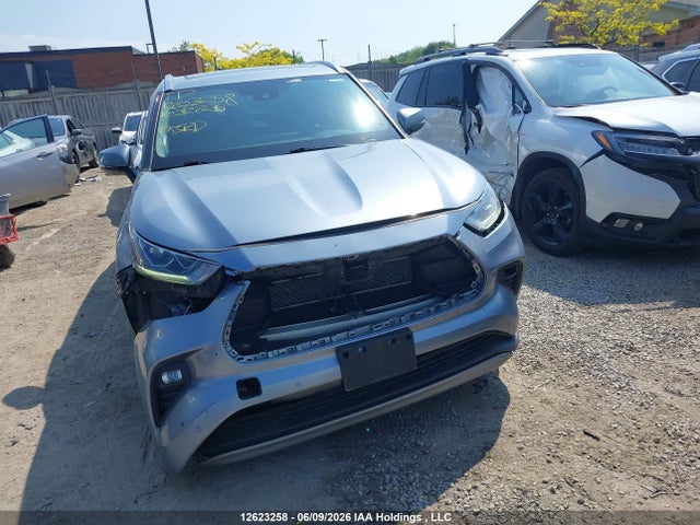 12623258 :رقم المزاد ، 5TDEBRCH8MS022725 vin ، 2021 Toyota Highlander Hybrid Limited مزاد بيع