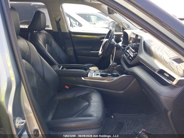 12623258 :رقم المزاد ، 5TDEBRCH8MS022725 vin ، 2021 Toyota Highlander Hybrid Limited مزاد بيع