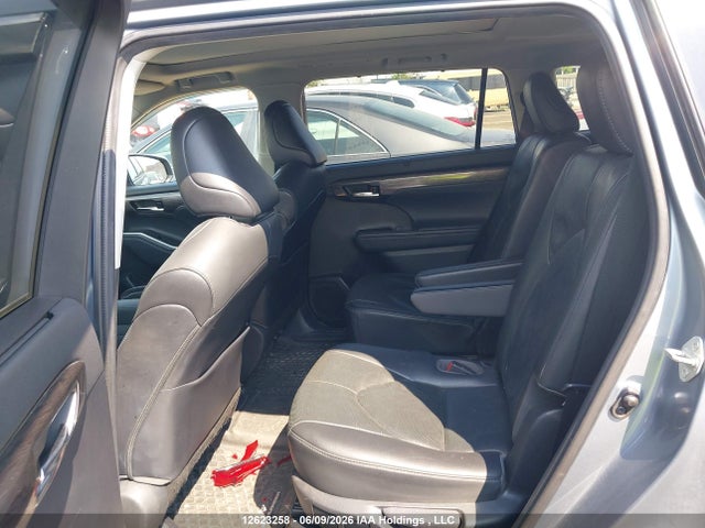 12623258 :رقم المزاد ، 5TDEBRCH8MS022725 vin ، 2021 Toyota Highlander Hybrid Limited مزاد بيع