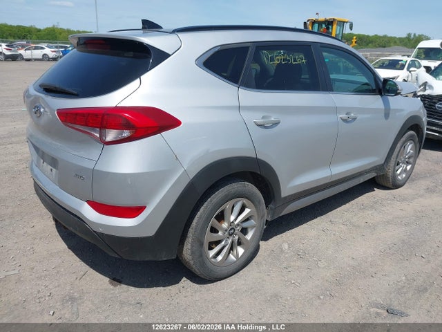 12623267 :رقم المزاد ، KM8J3CA48HU373513 vin ، 2017 Hyundai Tucson Luxury مزاد بيع
