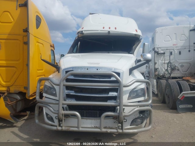 12623308 :رقم المزاد ، 1FUJHHDR5PLUG8114 vin ، 2023 Freightliner New Cascadia 126 مزاد بيع