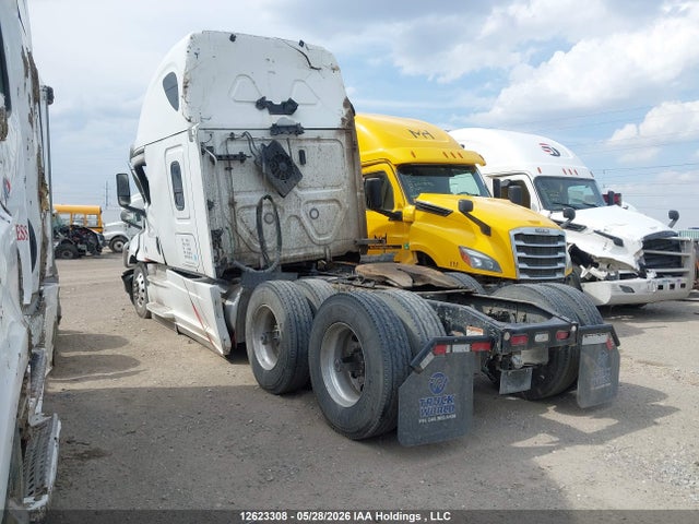 12623308 :رقم المزاد ، 1FUJHHDR5PLUG8114 vin ، 2023 Freightliner New Cascadia 126 مزاد بيع
