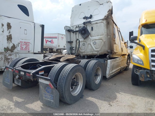 12623308 :رقم المزاد ، 1FUJHHDR5PLUG8114 vin ، 2023 Freightliner New Cascadia 126 مزاد بيع