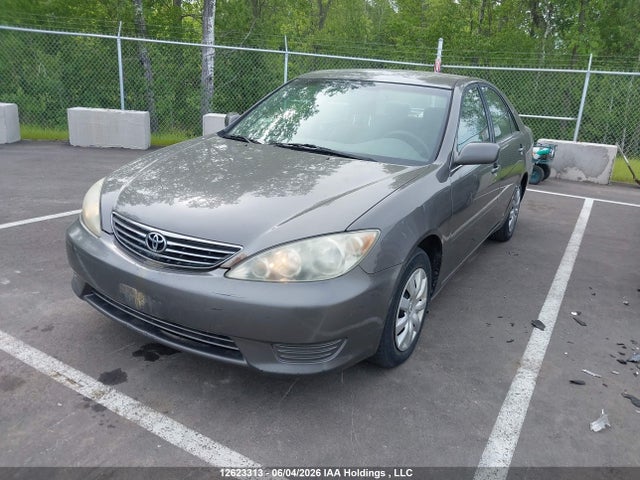 12623313 :رقم المزاد ، 4T1BE32K05U524495 vin ، 2005 Toyota Camry Le/xle/se مزاد بيع