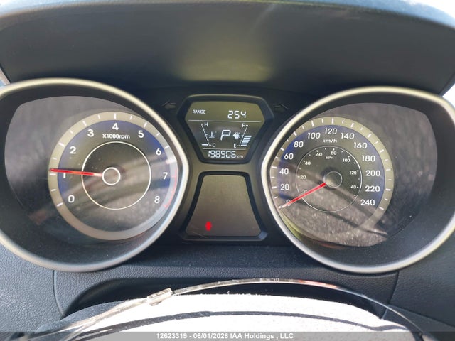 KMHDH4AH6FU285581 Hyundai Elantra