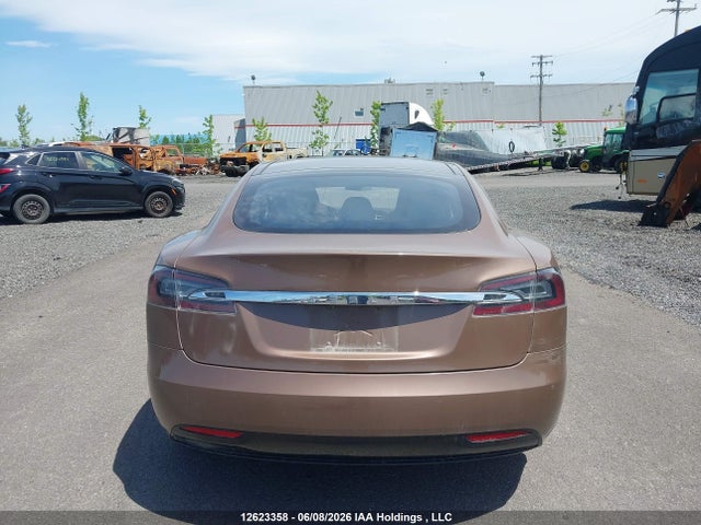12623358 :رقم المزاد ، 5YJSA1E20GF134640 vin ، 2016 Tesla Model S مزاد بيع