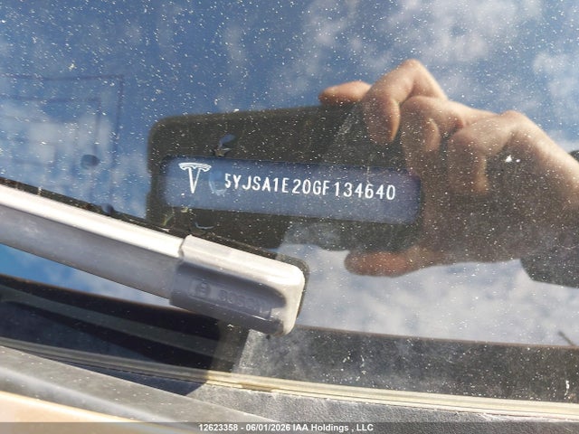 12623358 :رقم المزاد ، 5YJSA1E20GF134640 vin ، 2016 Tesla Model S مزاد بيع