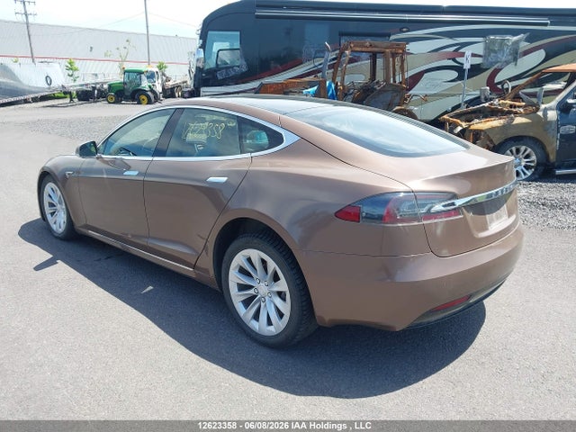 12623358 :رقم المزاد ، 5YJSA1E20GF134640 vin ، 2016 Tesla Model S مزاد بيع