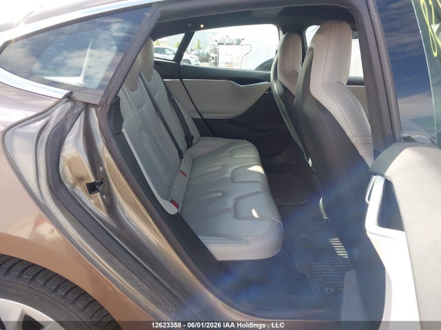 12623358 :رقم المزاد ، 5YJSA1E20GF134640 vin ، 2016 Tesla Model S مزاد بيع