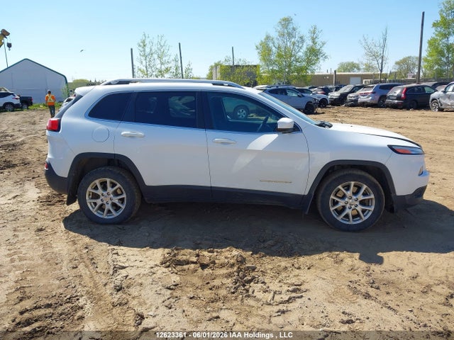 Продажа на аукционе авто 2015 Jeep Cherokee Latitude, vin: 1C4PJLCS8FW525372, номер лота: 12623361