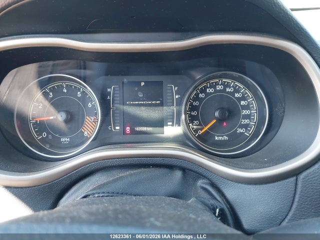 Продажа на аукционе авто 2015 Jeep Cherokee Latitude, vin: 1C4PJLCS8FW525372, номер лота: 12623361