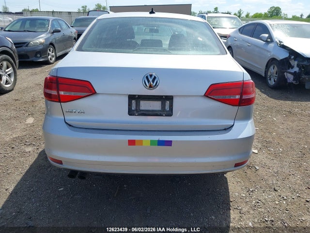 12623439 :رقم المزاد ، 3VW2K7AJ6FM241146 vin ، 2015 Volkswagen Jetta S مزاد بيع