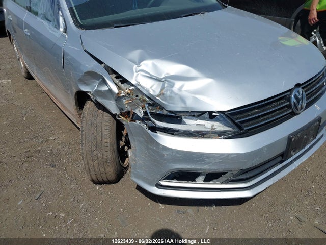 12623439 :رقم المزاد ، 3VW2K7AJ6FM241146 vin ، 2015 Volkswagen Jetta S مزاد بيع