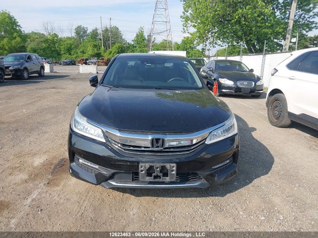 12623463 :رقم المزاد ، 1HGCR2F07HA806768 vin ، 2017 Honda Accord Touring مزاد بيع