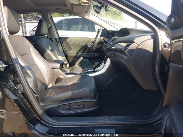 12623463 :رقم المزاد ، 1HGCR2F07HA806768 vin ، 2017 Honda Accord Touring مزاد بيع