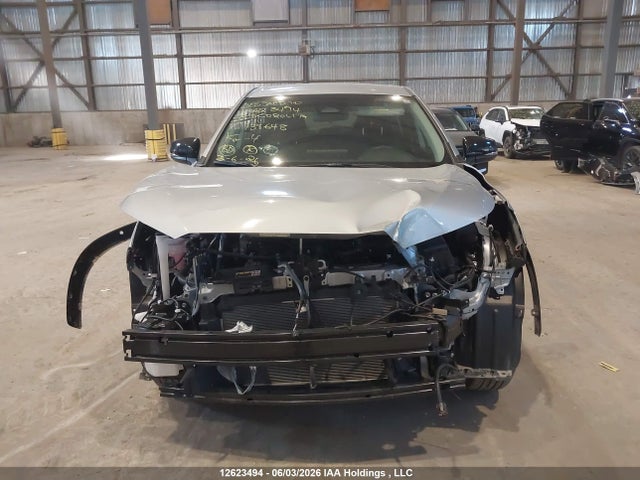 7MUCAABG5SV138648 Toyota Corolla Cross Le