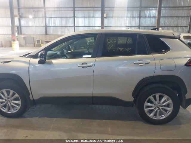 7MUCAABG5SV138648 Toyota Corolla Cross Le