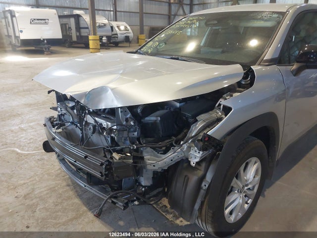 7MUCAABG5SV138648 Toyota Corolla Cross Le