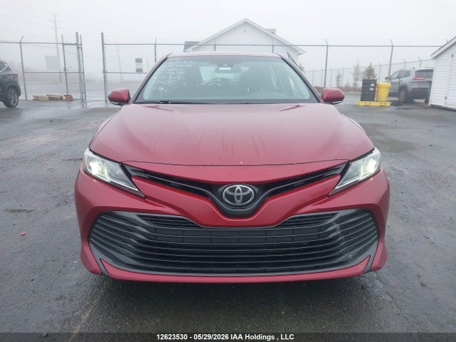 2018 Toyota Camry L/le/xle/se/xse მანქანა იყიდება აუქციონზე, vin: 4T1B11HK9JU538056, აუქციონის ნომერი: 12623530