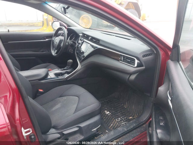 2018 Toyota Camry L/le/xle/se/xse მანქანა იყიდება აუქციონზე, vin: 4T1B11HK9JU538056, აუქციონის ნომერი: 12623530
